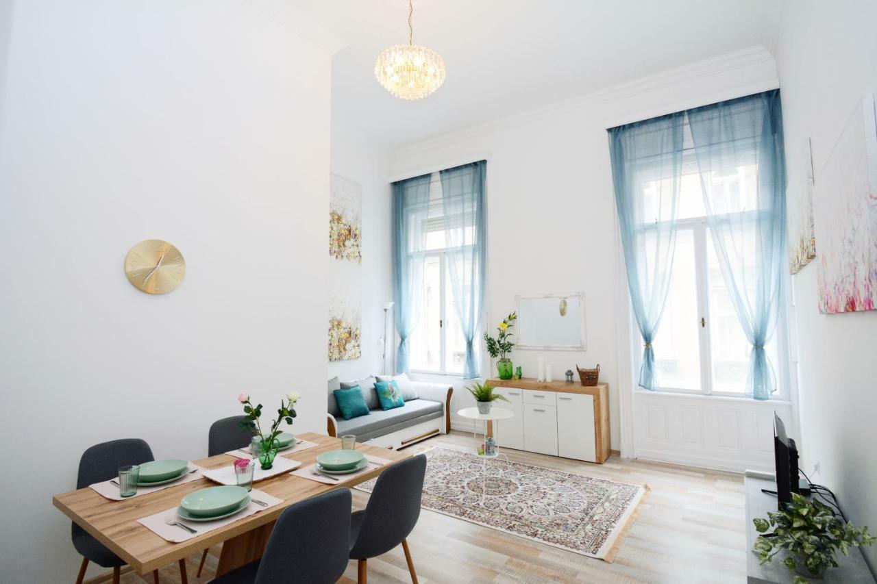 Lillybeth City Center Apartments Budapest Ngoại thất bức ảnh