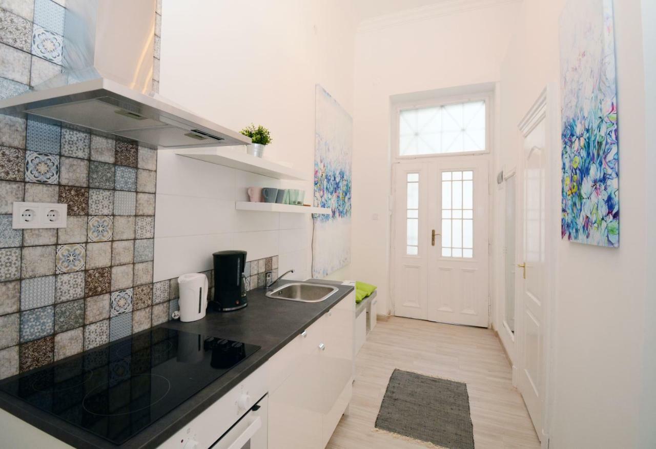 Lillybeth City Center Apartments Budapest Ngoại thất bức ảnh