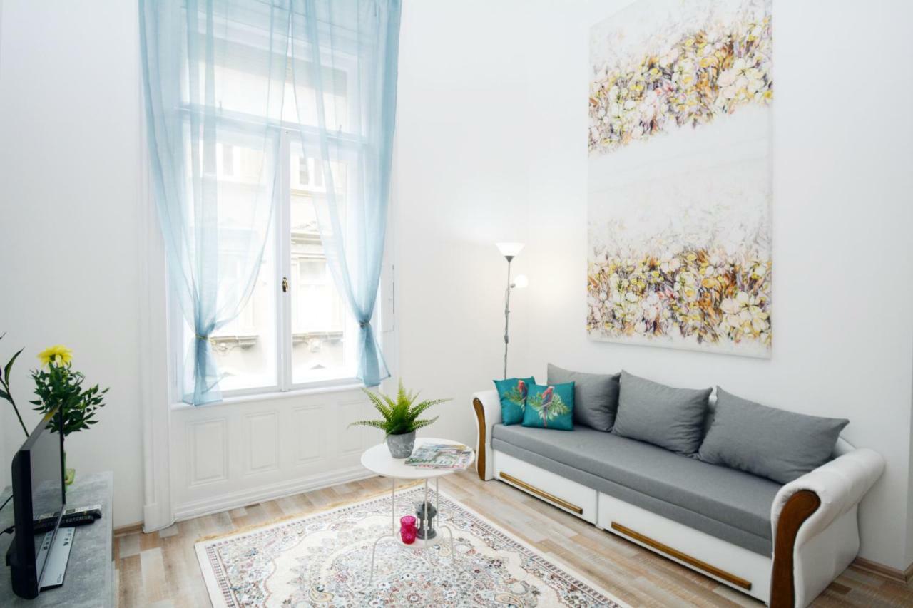 Lillybeth City Center Apartments Budapest Ngoại thất bức ảnh