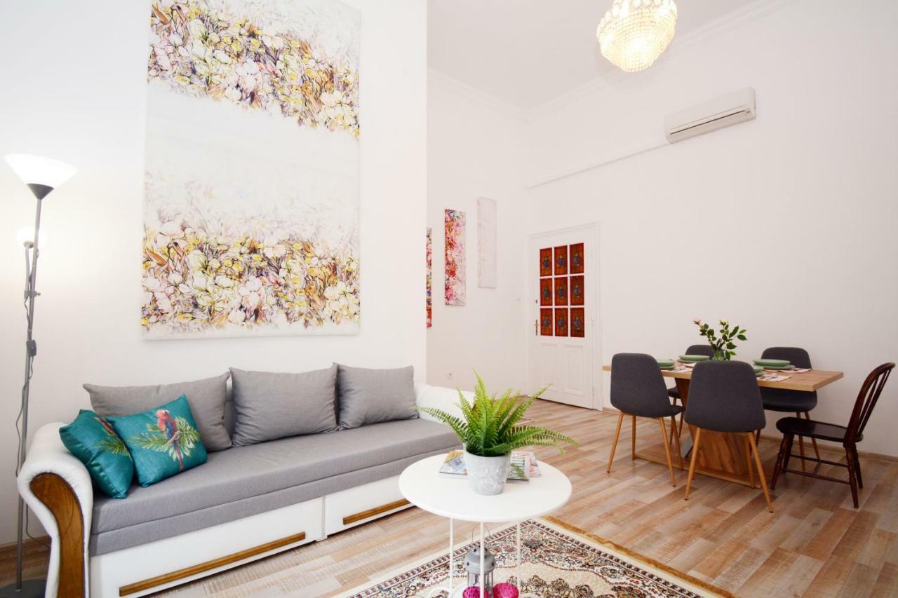 Lillybeth City Center Apartments Budapest Ngoại thất bức ảnh