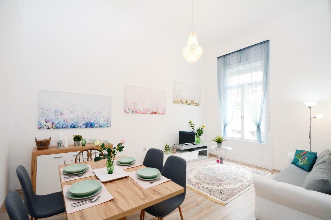 Lillybeth City Center Apartments Budapest Ngoại thất bức ảnh