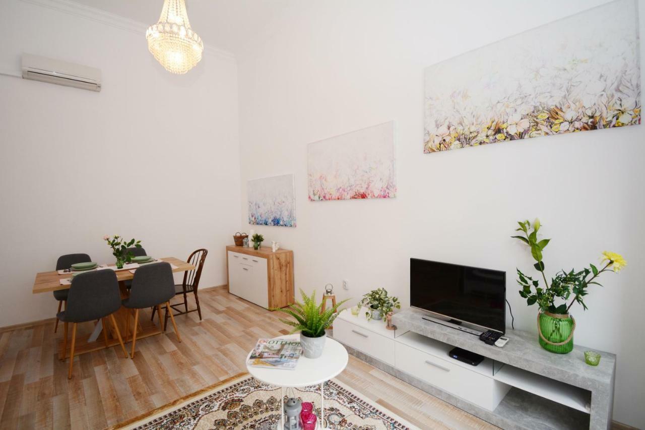 Lillybeth City Center Apartments Budapest Ngoại thất bức ảnh
